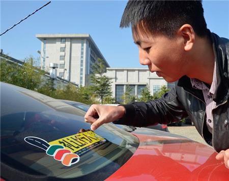 避免車(chē)身廣告車(chē)膜腐爛的注意事項(xiàng)