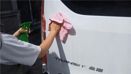 車貼的安裝方法、流程及注意事項的濕貼法
